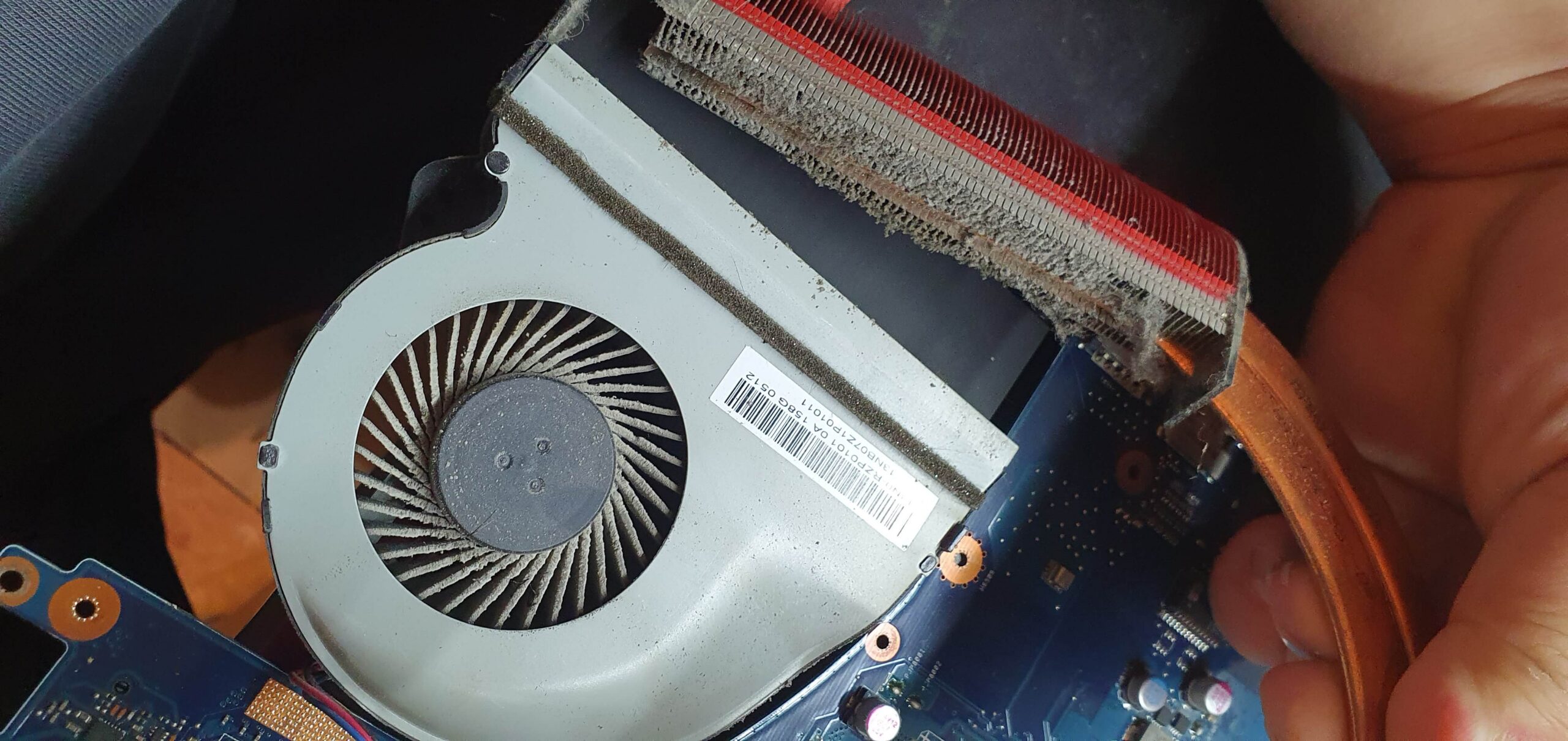 Curățare profesională laptop și PC în Pantelimon — PlusLaptop.ro